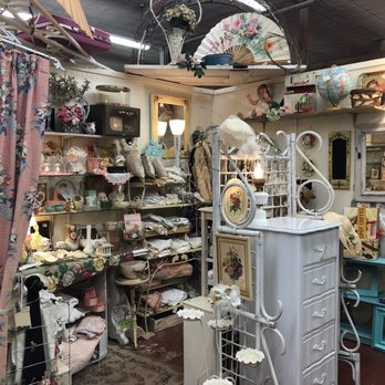 Daisies & Olives - Antiques Near Me - Prairie Grove, Arkansas Daisies & Olives - Antiques Near Me - Prairie Grove, Arkansas