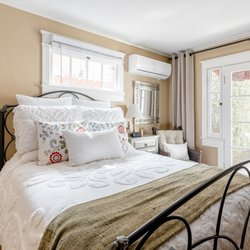 Casita Gundry - Boutique Quaint Charm