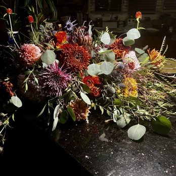 Nina's Flowers - Sweetheart table bouquet - Florists Near Me - Encinitas, California