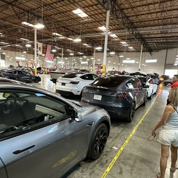 Tesla - Garage - Car Dealers Near Me - Carlsbad, California