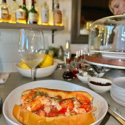 Miel Restaurant - Lobster Roll