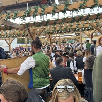 Oktoberfest - Fun Fair Near Me - Munich, BY Oktoberfest - Fun Fair Near Me - Munich, BY