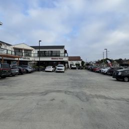 Exterior outside entrance of Di Prima Pizza Speciale - Parking - Redondo Beach, California Exterior outside entrance of Di Prima Pizza Speciale - Parking - Redondo Beach, California