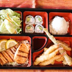 Mama's Grill 'n Bento Teriyaki - Salmon Bento