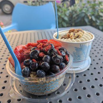 Playa Bowls - Chia seed pudding (front) - Juice Bars & Smoothies Near Me - New York, New York Playa Bowls - Chia seed pudding (front) - Juice Bars & Smoothies Near Me - New York, New York