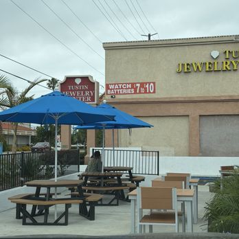 Makenna Koffee - Outdoor seating - Coffee & Tea Near Me - Orange, California Makenna Koffee - Outdoor seating - Coffee & Tea Near Me - Orange, California