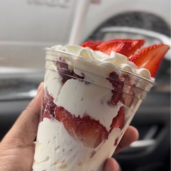La MichoAuténtica - Fresas con Crema (Strawberries and Cream) - Desserts Near Me - Houston, Texas La MichoAuténtica - Fresas con Crema (Strawberries and Cream) - Desserts Near Me - Houston, Texas
