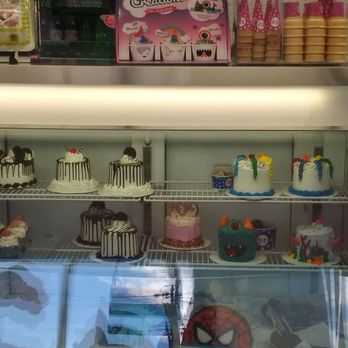 Baskin-Robbins - a display of cakes and ice creams - Ice Cream & Frozen Yogurt Near Me - Lancaster, California Baskin-Robbins - a display of cakes and ice creams - Ice Cream & Frozen Yogurt Near Me - Lancaster, California