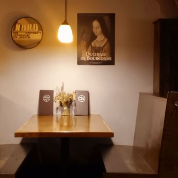80/20 Burger Bar - Example of the booths available. - American Near Me - Norfolk, Virginia