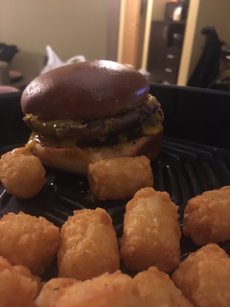 HUDDLE HOUSE 19 Reviews 4150 Freedom Way, Weirton, West Virginia