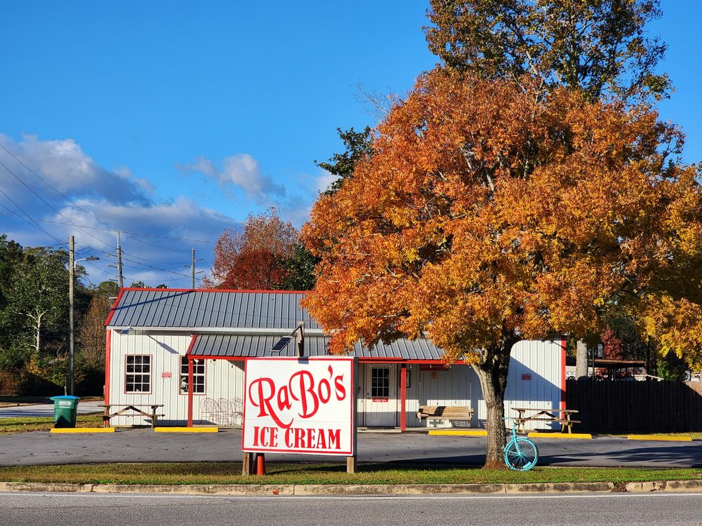 RaBo's Sweets & Trading Post Logo