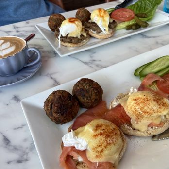 Blue Daisy - Mocha latte in the pretty cup and our egg Eggs Benedict - Creperies Near Me - Santa Monica, California Blue Daisy - Mocha latte in the pretty cup and our egg Eggs Benedict - Creperies Near Me - Santa Monica, California