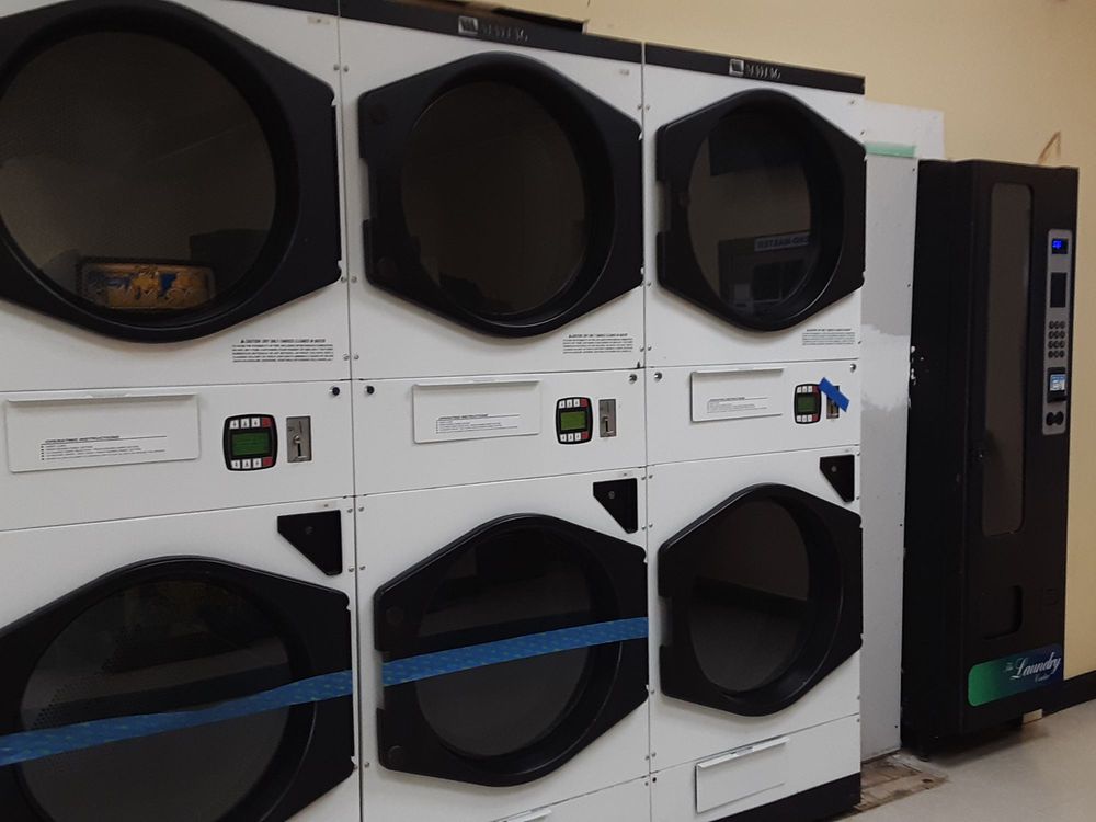 ANNE’S WEBSTER LAUNDROMAT Updated September 2024 10 Photos 980