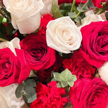 Happiness Flowers - My hubby pre order these flower for me and I love them soooooo much. - Floral Designers Near Me Happiness Flowers - My hubby pre order these flower for me and I love them soooooo much. - Floral Designers Near Me