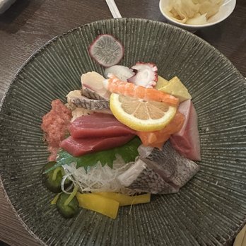 Gurume Sushi - Chirashi bowl - Japanese Near Me - Irvine, California
