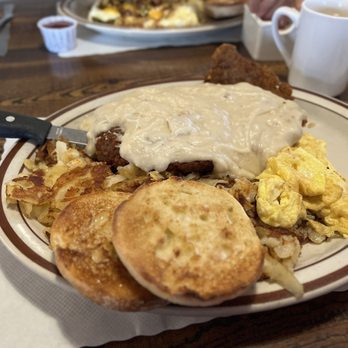 BlondZee's Guest House - a plate of breakfast food - American Near Me - Salem, Oregon BlondZee's Guest House - a plate of breakfast food - American Near Me - Salem, Oregon