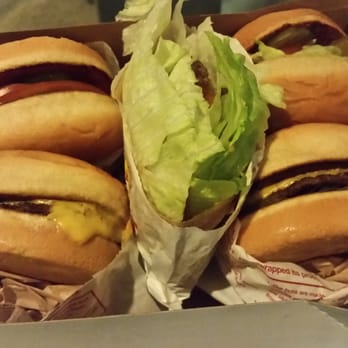 In-N-Out Burger - Is this the proper way to package a "protein style" burger for a customer with a gluten allergy? - Burgers Near Me - Irving, Texas