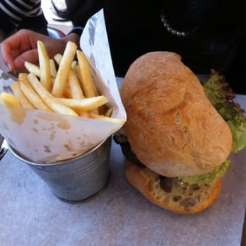 Fitzrovia Belle - Beef burger - Gastropubs Near Me - London, XGL