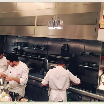 Barrafina - Kokker i sving. - Spanish Near Me - London, XGL Barrafina - Kokker i sving. - Spanish Near Me - London, XGL
