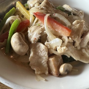 Roots - Creamy Coconut Thai bowl with chicken - Asian Fusion Near Me - Princeton, New Jersey
