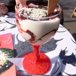 Italienisches Eiscafe Nuraghe - Yogurettebecher...