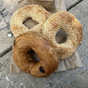 Fairmount Bagel - Photo 8: Sesame and Cinnamon & Raisin Bagels - Bagels Near Me - Montreal, Quebec