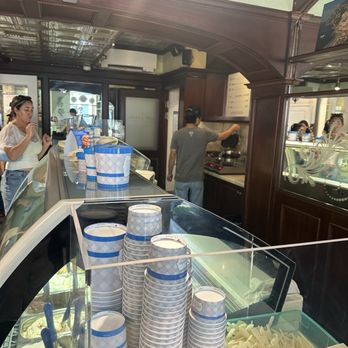 Gelato Paradiso - Inside - Ice Cream & Frozen Yogurt Near Me - Laguna Beach, California
