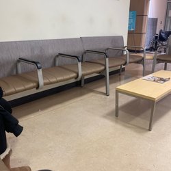 Saint Francis Hospital - Bartlett - nasty seating