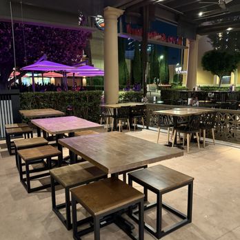 Le Shrimp Noodle Bar - Outdoor patio seating - Ramen Near Me - Irvine, California Le Shrimp Noodle Bar - Outdoor patio seating - Ramen Near Me - Irvine, California