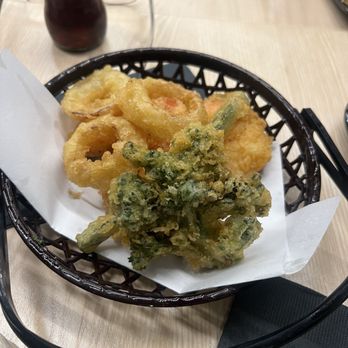Sama Handroll - Veggie tempura (tempura was so crispy and light.) - Japanese Near Me - Los Angeles, California Sama Handroll - Veggie tempura (tempura was so crispy and light.) - Japanese Near Me - Los Angeles, California