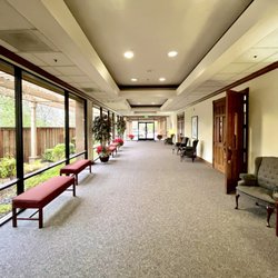Graham-Hitch Mortuary - Interior lobby area looking towards front doors.