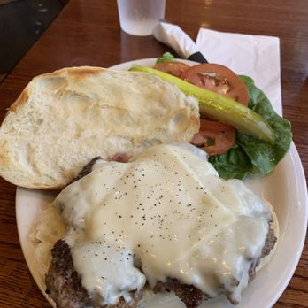 Machs Gute Pub and Grille - Gute 12oz. burger - American Near Me - Bethlehem, Pennsylvania Machs Gute Pub and Grille - Gute 12oz. burger - American Near Me - Bethlehem, Pennsylvania