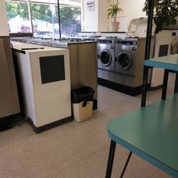 B & B Laundromat - Clean safe place from the looks of it