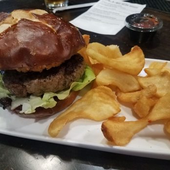 Ruhe152 - Bistro burger with fried goat cheese and pepper jam - New American Near Me - Nappanee, Indiana