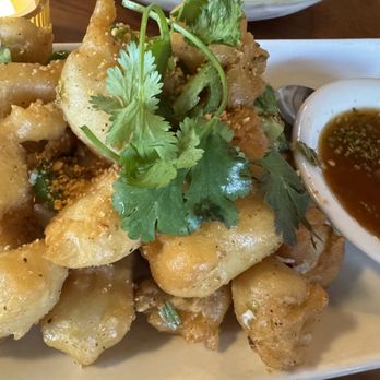 Burma Superstar - SALT AND PEPPER CALAMARI
Lightly battered and fried, served with jalapeños and scallions - Burmese Near Me - Oakland, California Burma Superstar - SALT AND PEPPER CALAMARI
Lightly battered and fried, served with jalapeños and scallions - Burmese Near Me - Oakland, California