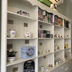The English Rose Cafe and Tea Shop