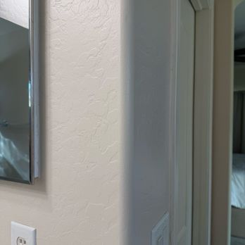 Alian Painting - Master bath wall - Painters Near Me Alian Painting - Master bath wall - Painters Near Me