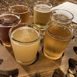 Riepstine's Pub - Beer flight.
