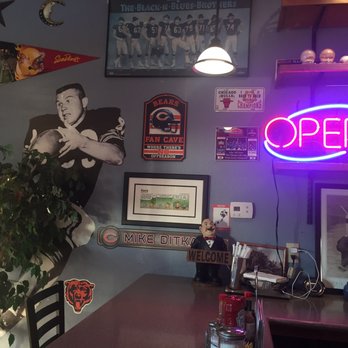 Temptations Cafe - It's a Chicago diner with Chicago sports memorabilia. Da Coach is here! - American Near Me - Scottsdale, Arizona Temptations Cafe - It's a Chicago diner with Chicago sports memorabilia. Da Coach is here! - American Near Me - Scottsdale, Arizona
