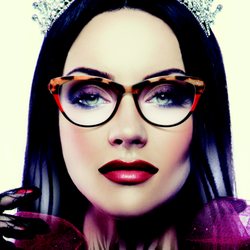 Venezia Oro & Occhiali - Biancaneve eyewear in a sexy demi amber and fire red. Select Lmv19