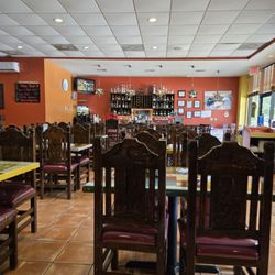 Lago Mexican Restaurant - Bar area