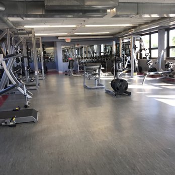 Waukesha YMCA - Free weights, dumb bells and squat racks - Gyms Near Me - Waukesha, Wisconsin Waukesha YMCA - Free weights, dumb bells and squat racks - Gyms Near Me - Waukesha, Wisconsin