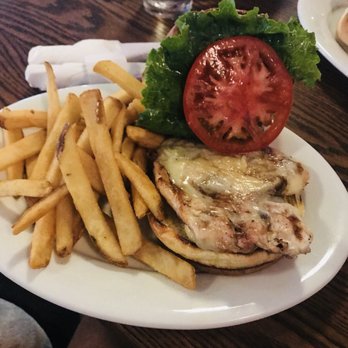 Elephant & Castle - Caribbean jerk chicken sandwich - Pubs Near Me - Chicago, Illinois