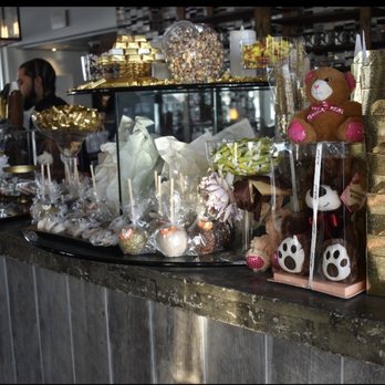 Roostertail - Bar with Candy decor - Caterers Near Me - Detroit, Michigan
