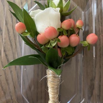 Melissa's Flower Shop - boutonniere - Florists Near Me - Tracy, California Melissa's Flower Shop - boutonniere - Florists Near Me - Tracy, California