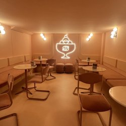 Gelataria Sincelo - Seating