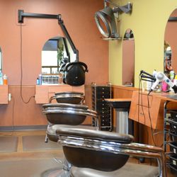 Salon Stations