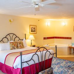 user provided Eastern Slope Inn Resort photo