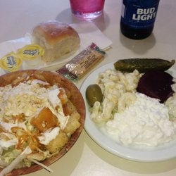 Dw's Pub - Very plentiful salad bar