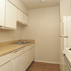 Chateau Nederland Apartments